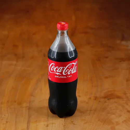 1 Litre Coca Cola fotoğrafı